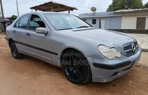 Mercedes-Benz C200 2000 Gris