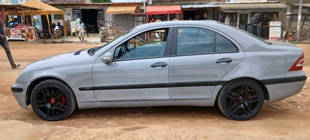 Mercedes-Benz C200 2000 Gris