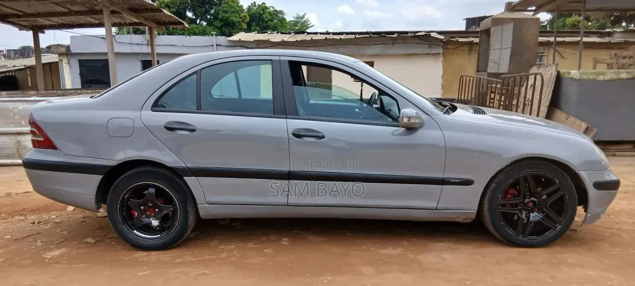 Mercedes-Benz C200 2000 Gris