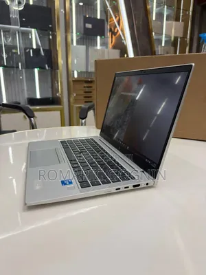 Nouveau Ordinateur portable HP EliteBook 840 G8 16GB Intel SSD 512GB