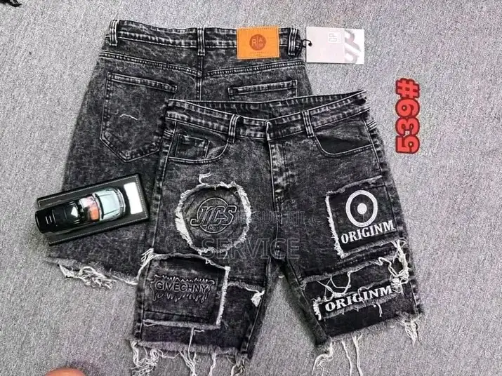 Culotté Noir Disponible