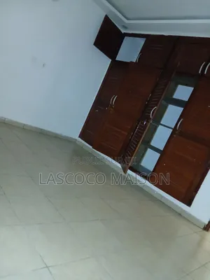 2chbre Appartement dans Lascoco Maison, Cocody à Louer