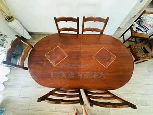Table a Mangé Disponible