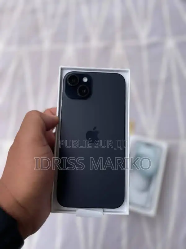 Nouveau Apple iPhone 15 Plus 128 GB Noir