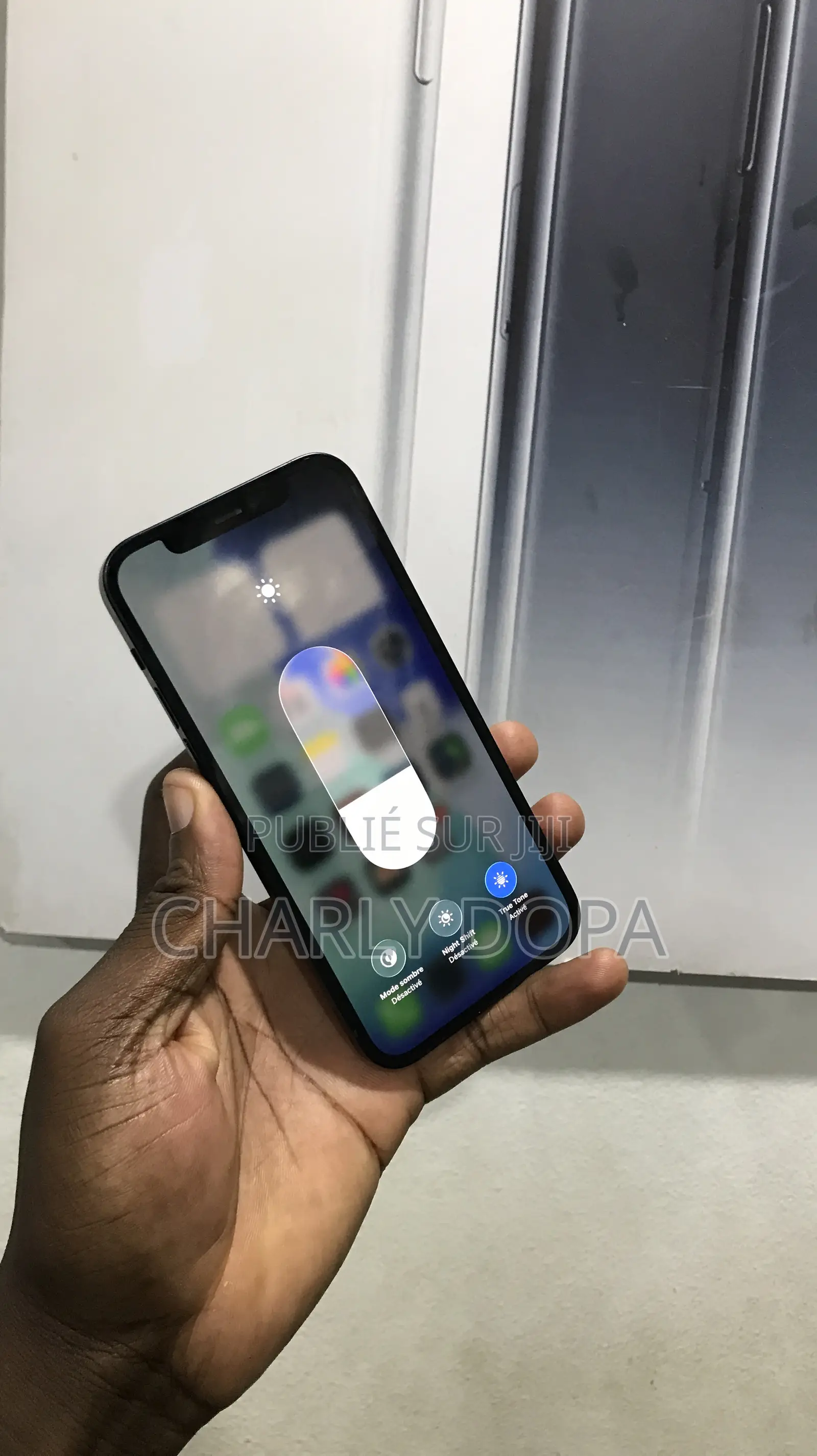 Apple iPhone 12 64 GB Bleu