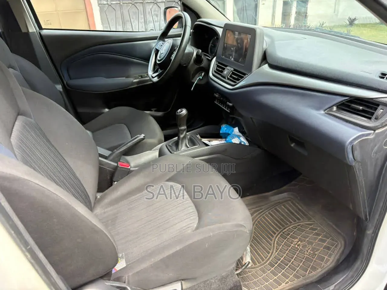 Suzuki Baleno 2024 Blanc