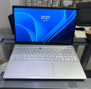 Ordinateur portable HP 240 G6 16GB Intel Core i5 SSD 512GB