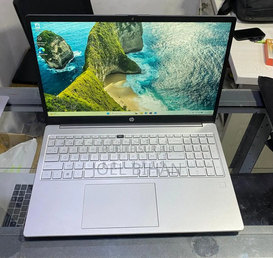 Ordinateur portable HP 240 G6 16GB Intel Core i5 SSD 512GB