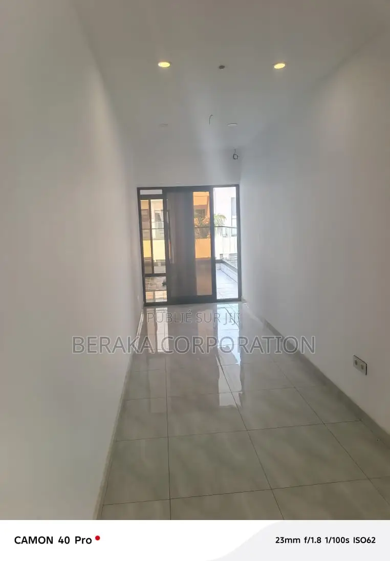 5chbre Duplex dans Beraka Corporation, Bingerville à Louer