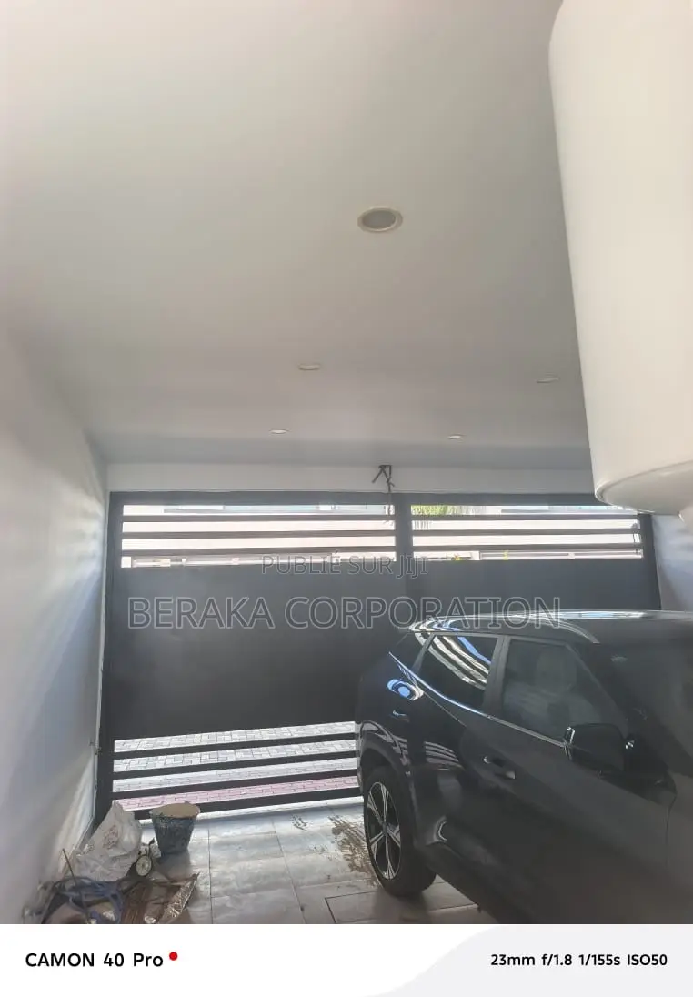 5chbre Duplex dans Beraka Corporation, Bingerville à Louer