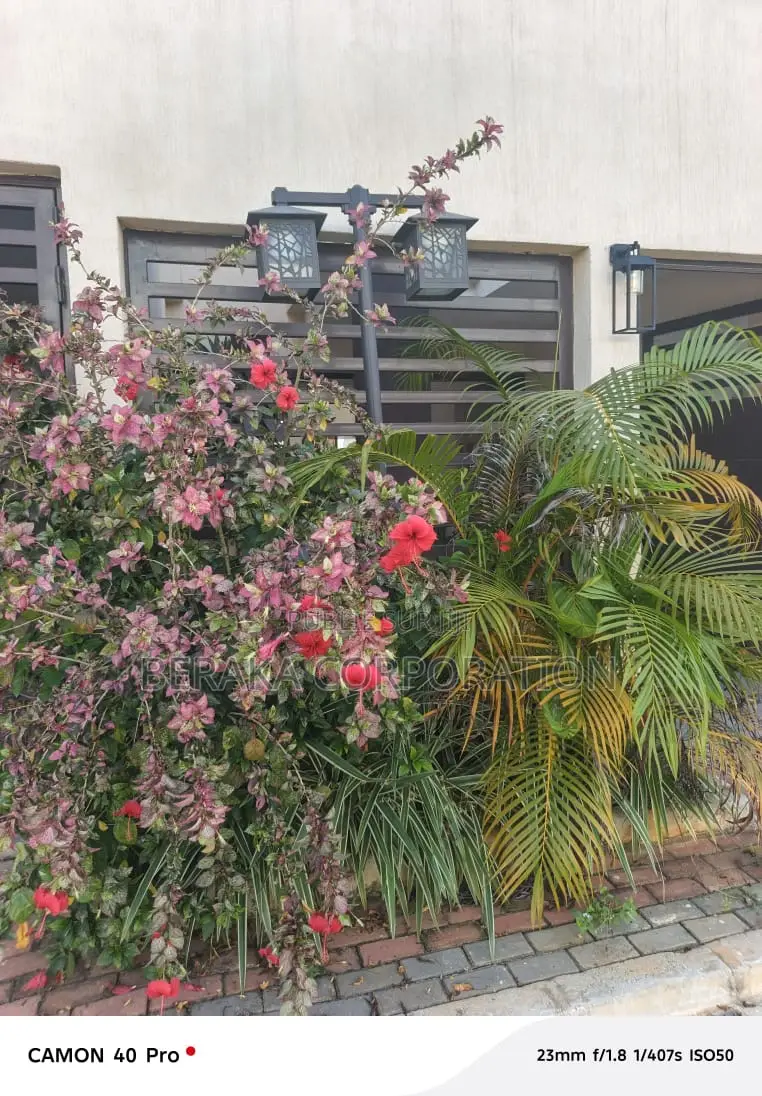 5chbre Duplex dans Beraka Corporation, Bingerville à Louer