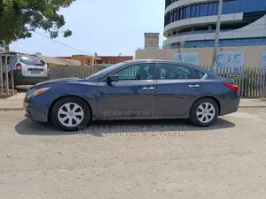 Nissan Altima 2016 Gris