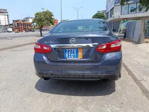 Nissan Altima 2016 Gris