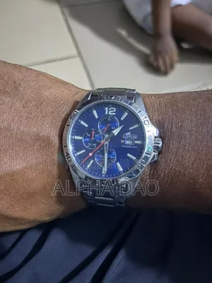 Montre Lotus