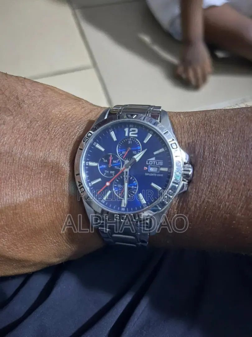 Montre Lotus