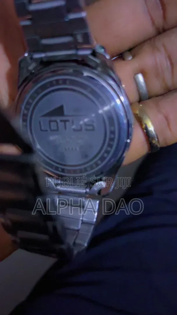 Montre Lotus