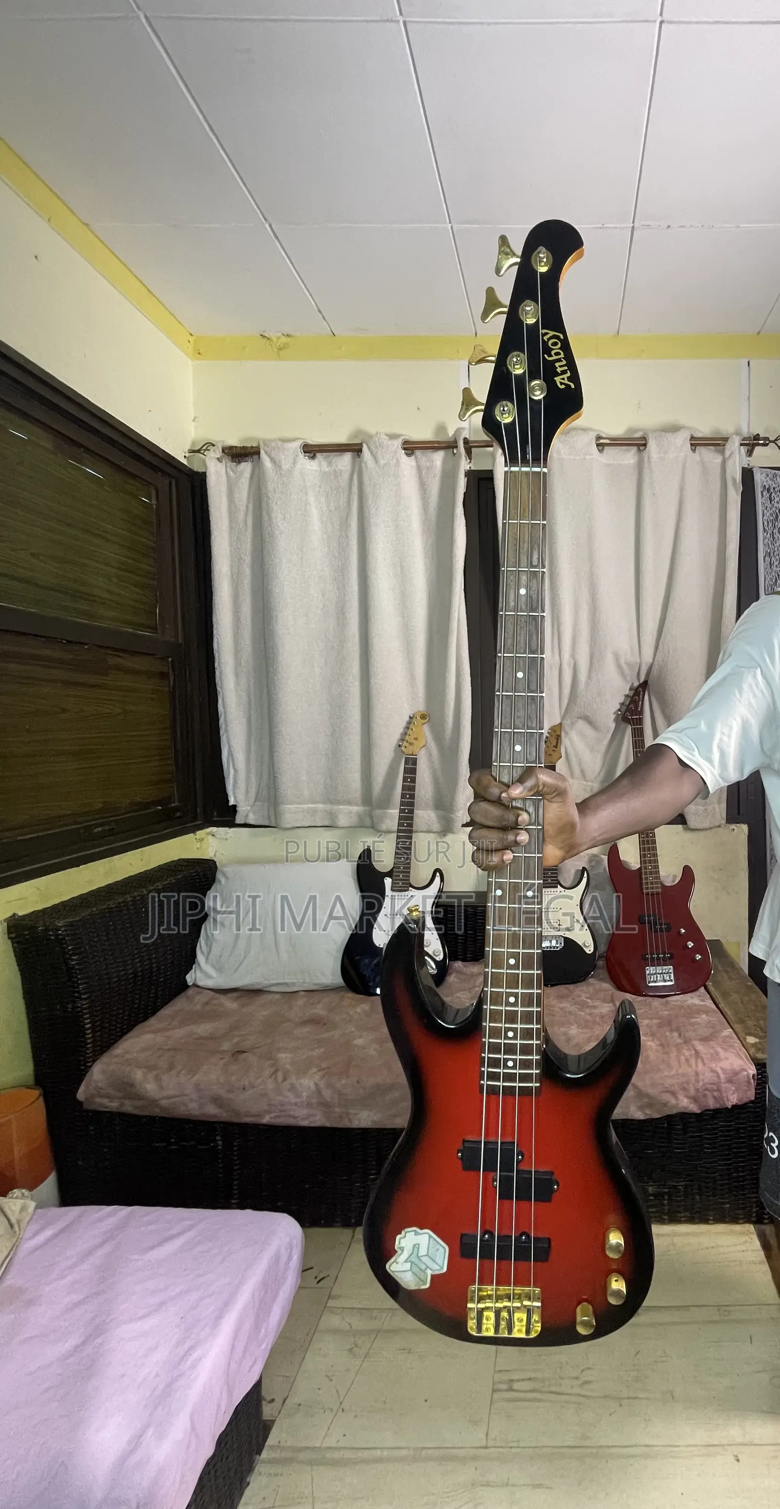 Guitare Importé Basse 4 Cordes Casi Neuf