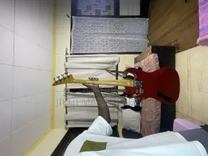 Guitare Basse Original Et Moins Chère