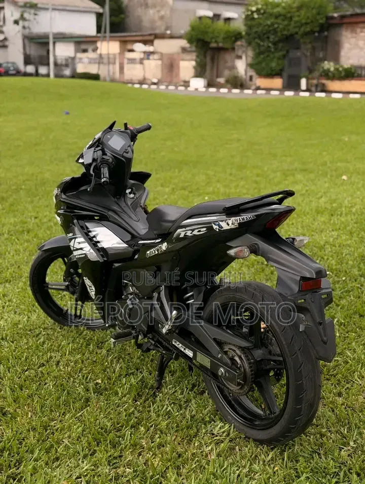 Nouveau Yamaha Autre 2025 Noir