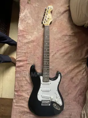 Guitare Solo Électrique Moins Chère D’Origine