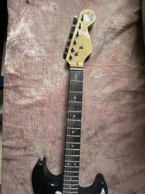 Guitare Solo Électrique Moins Chère D’Origine