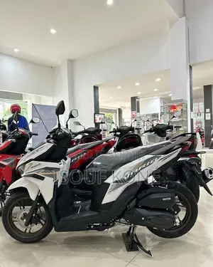 Nouveau TVS HLX 125 2025 Noir
