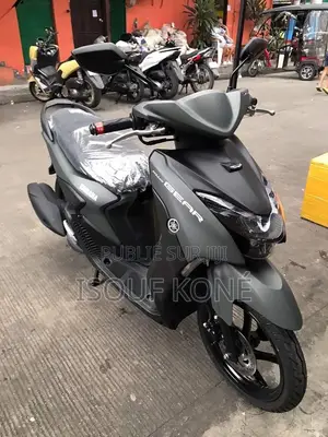 Nouveau TVS HLX 125 2025 Noir