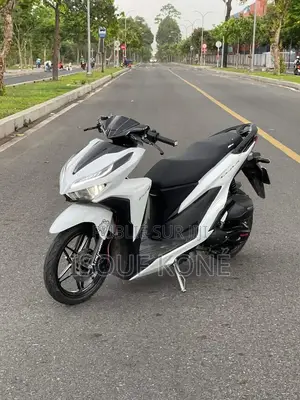 Nouveau TVS HLX 125 2025 Noir