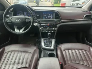 Hyundai Elantra 2020 Noir