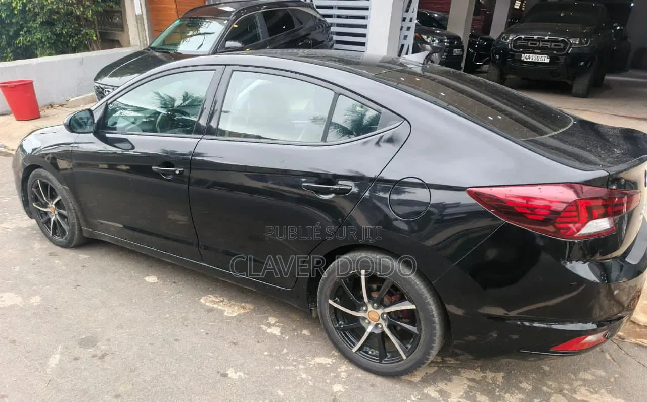 Hyundai Elantra 2020 Noir