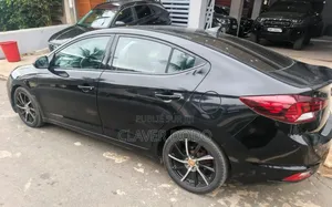 Hyundai Elantra 2020 Noir