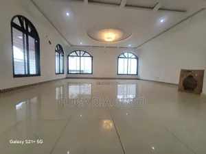 8chbre Duplex dans Huga Diamesso, Cocody à Louer