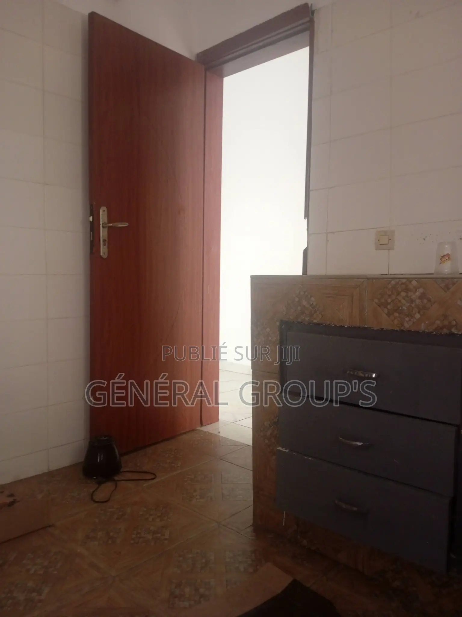 1chbre Appartement dans Presse Immobiliere D, Cocody à Louer