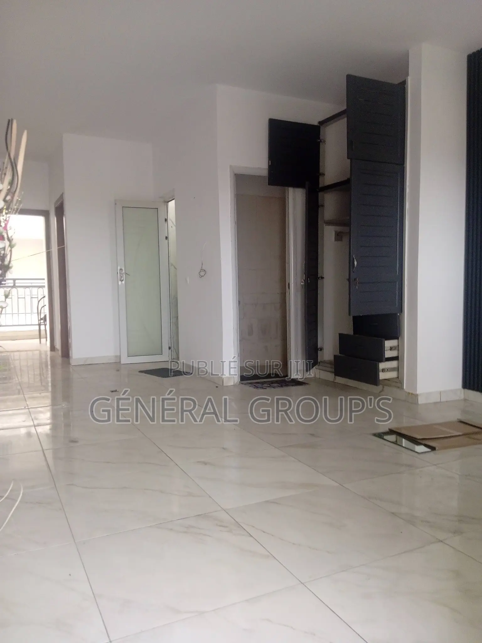 1chbre Appartement dans Presse Immobiliere D, Cocody à Louer