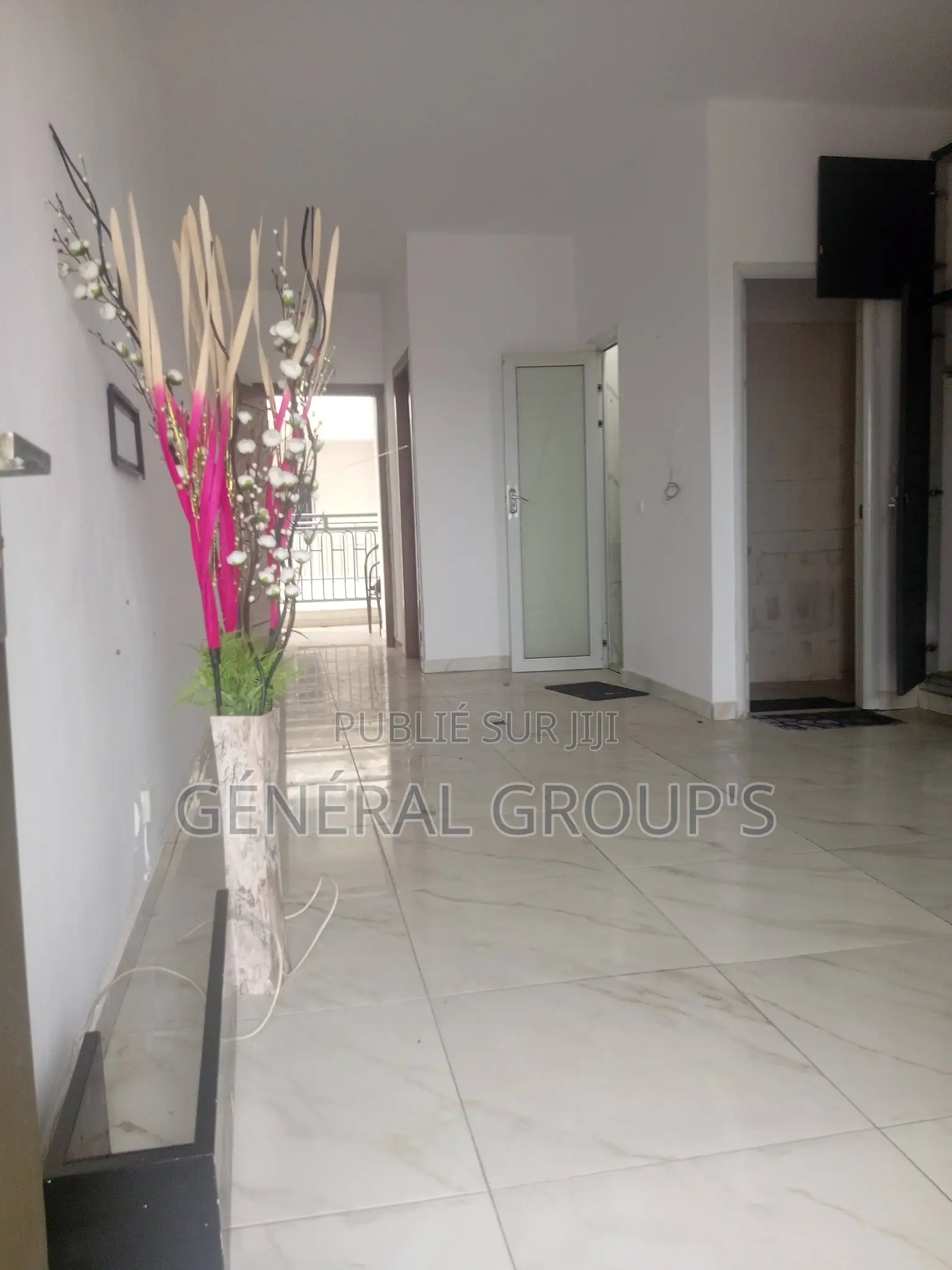 1chbre Appartement dans Presse Immobiliere D, Cocody à Louer