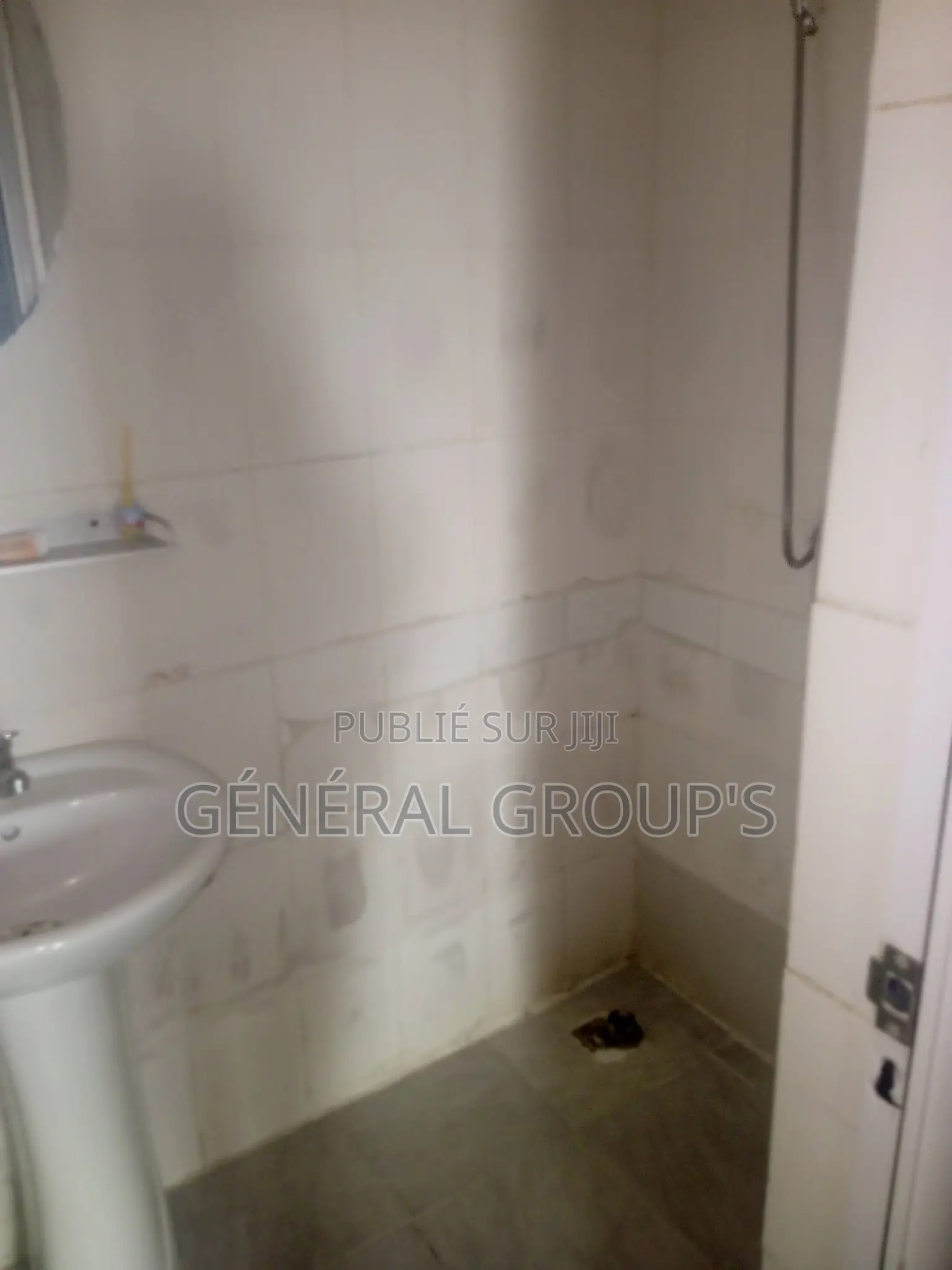 1chbre Appartement dans Presse Immobiliere D, Cocody à Louer