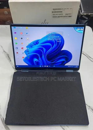 Nouveau Ordinateur portable HP Spectre X360 32GB Intel Core i7 SSD 1T