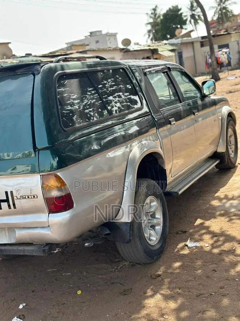 Mitsubishi L200 Club Cab 2.2 4WD 2017 Vert