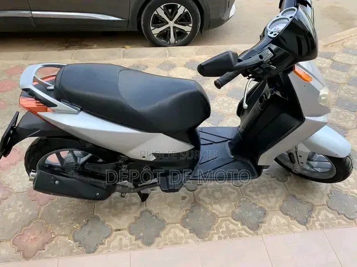 Nouveau Aprilia RS4 125 2020 Gris
