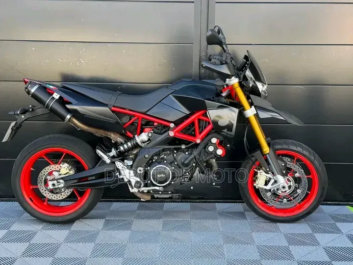 Nouveau Aprilia Dorsoduro 2018 Noir