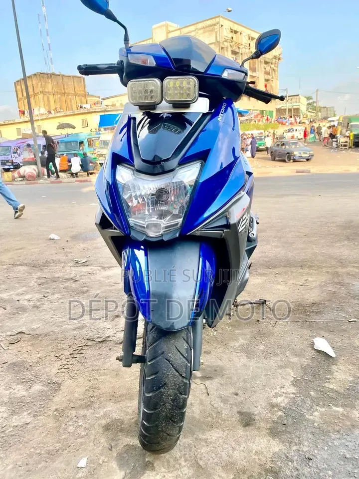 Nouveau TVS Max 125 2024 Bleu