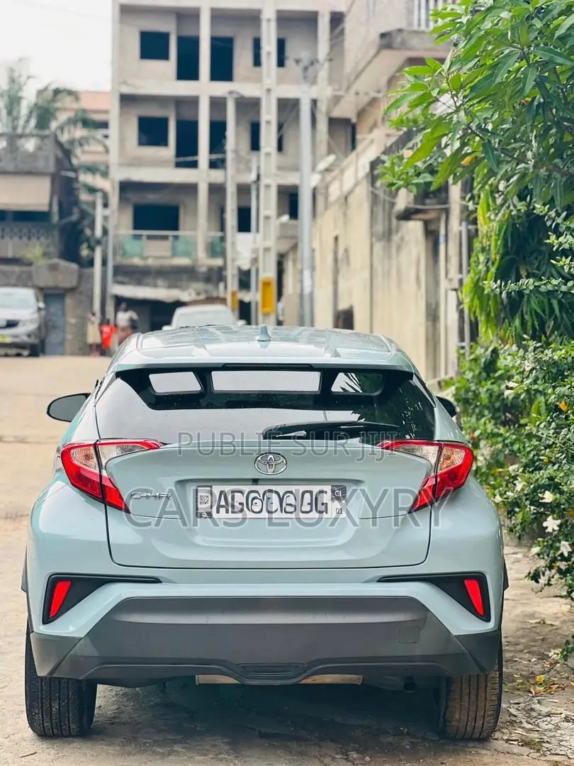 Toyota C-HR LE 2021 Autre
