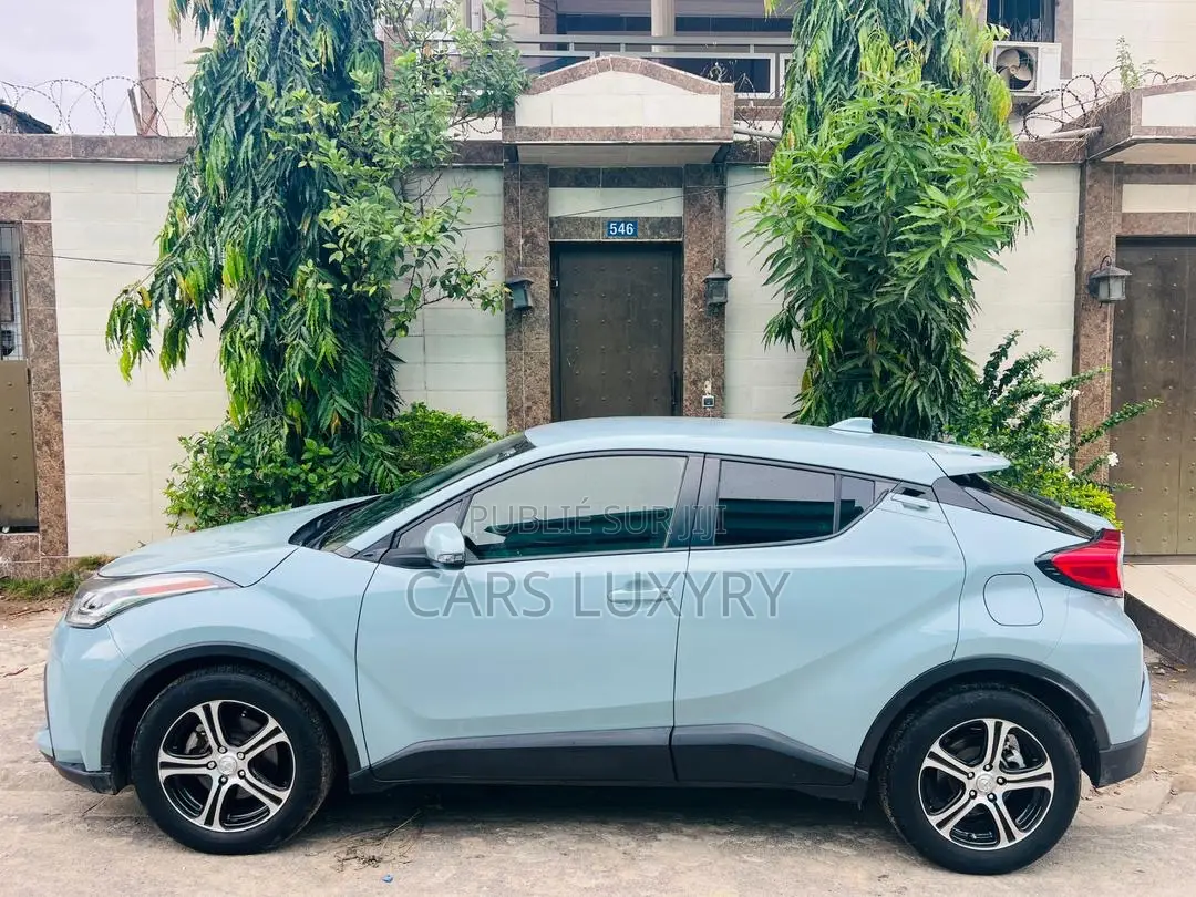 Toyota C-HR LE 2021 Autre