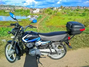 Nouveau TVS HLX Plus ES 2025 Bleu