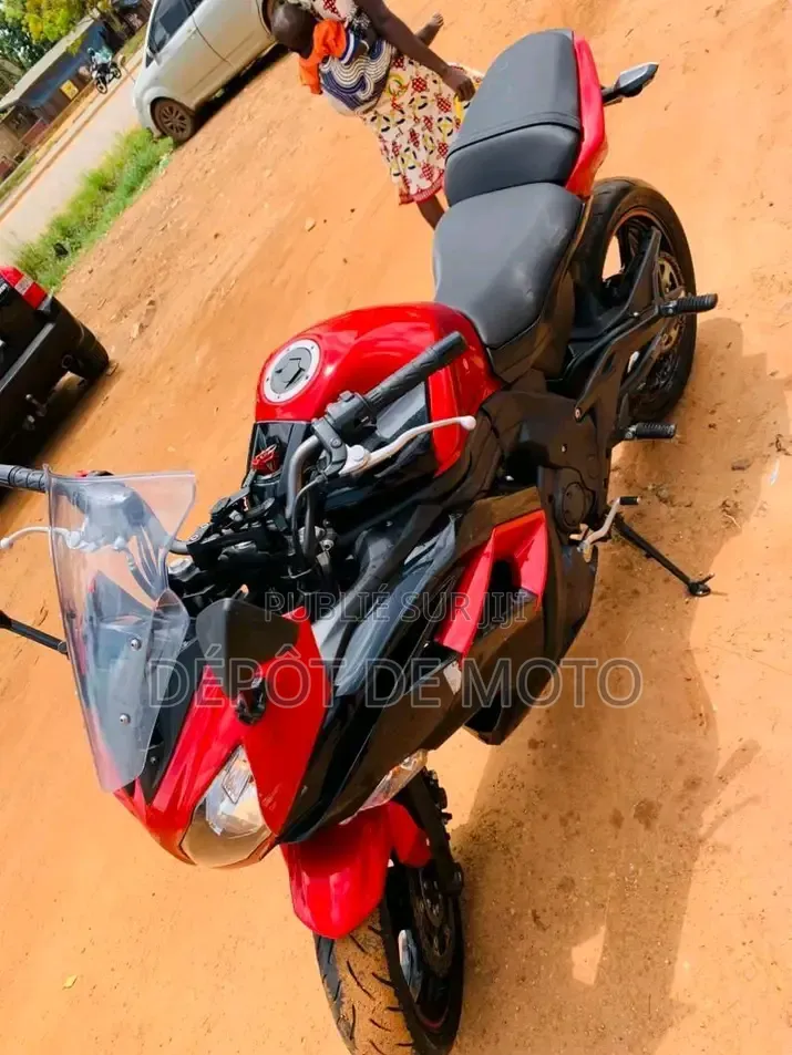 Nouveau Kawasaki Ninja 650 2016 Rouge