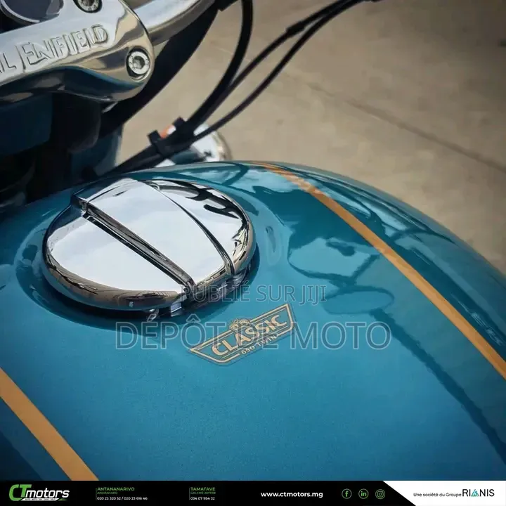 Nouveau Royal Enfield Classic 650 2025 Bleu