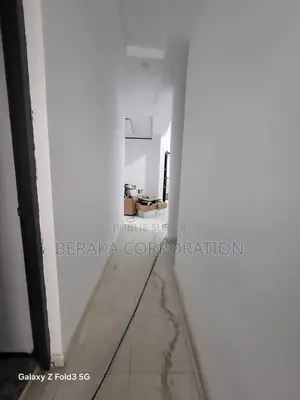 4chbre Duplex dans Beraka Corporation, Cocody à Louer
