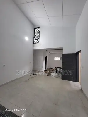 4chbre Duplex dans Beraka Corporation, Cocody à Louer