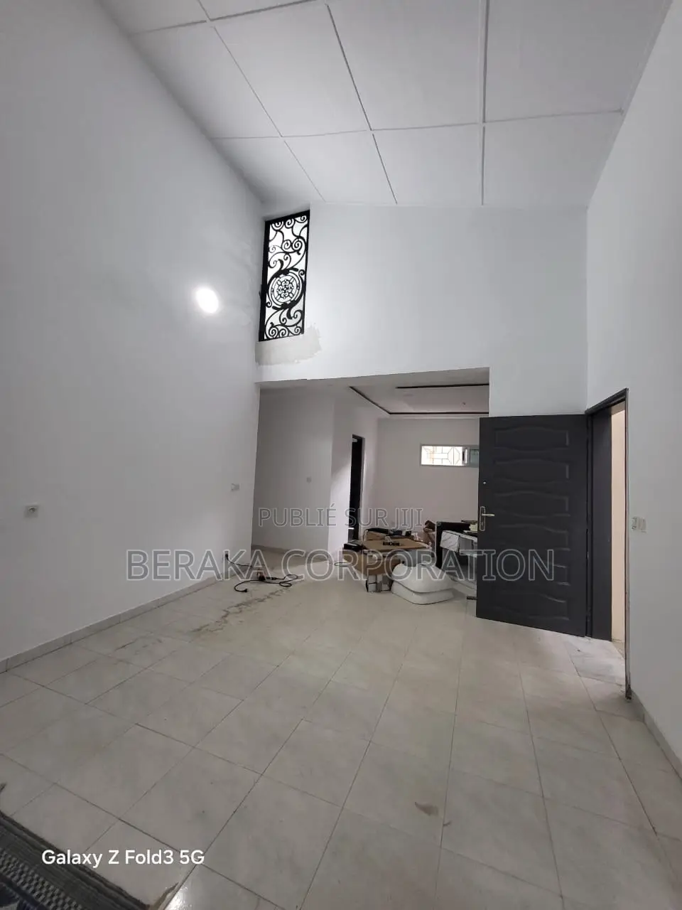 4chbre Duplex dans Beraka Corporation, Cocody à Louer