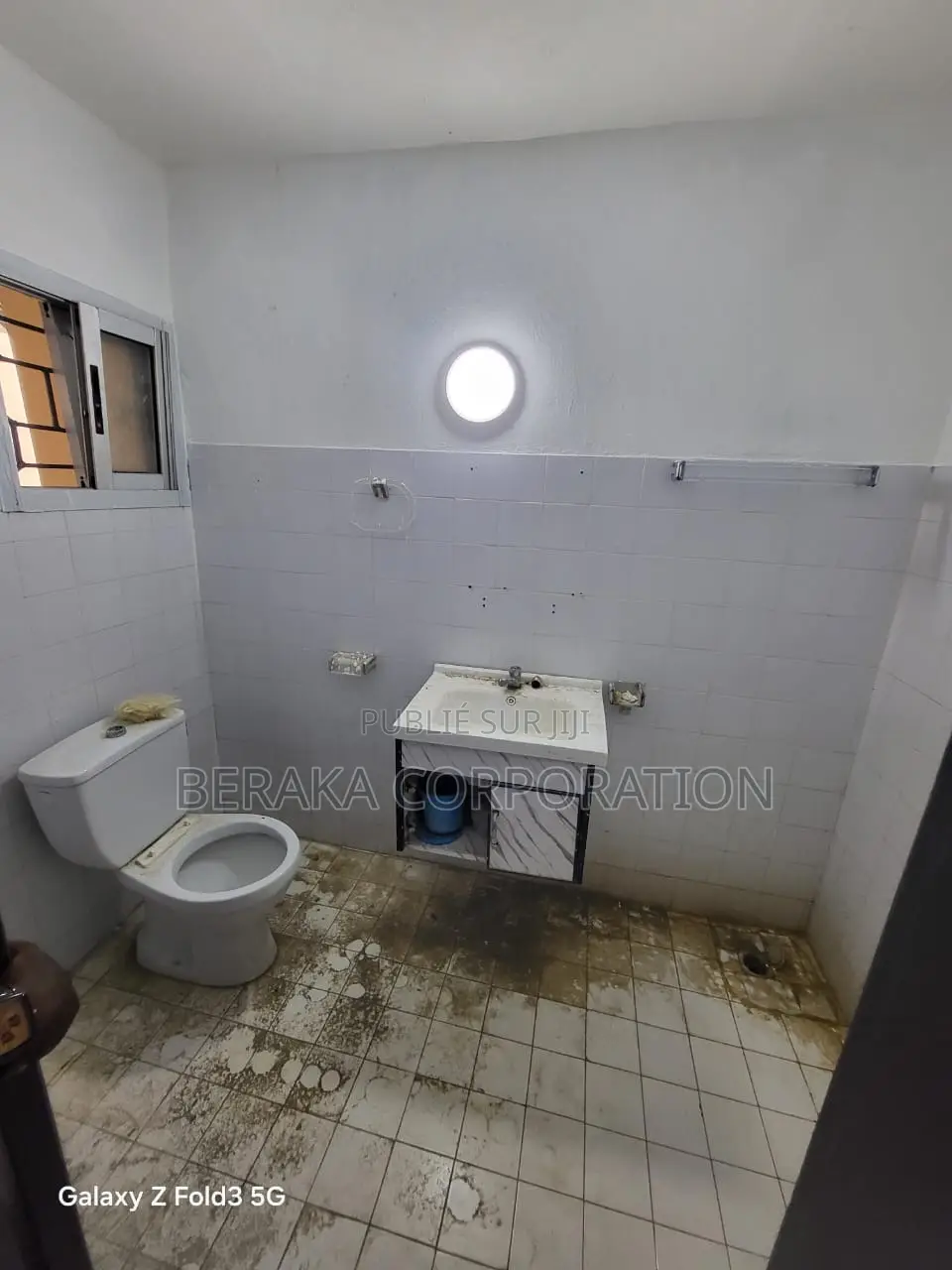 4chbre Duplex dans Beraka Corporation, Cocody à Louer